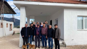 Eski Başkan Saatcı, Memduha teyzenin orman yangınlarında kül olan evini yeniledi
