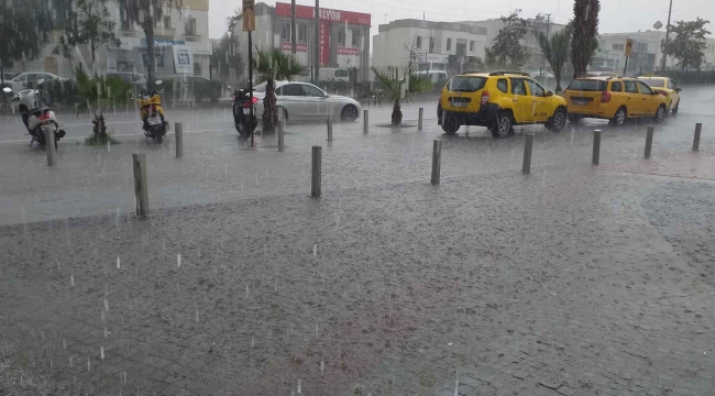  Fethiye'de Yağmur Etkili Oldu 