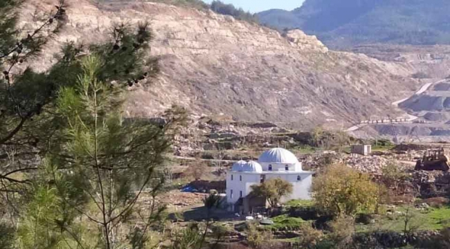 Milas'ta maden ocağı için cami de yıkılıyor 