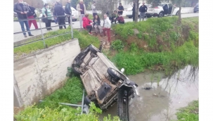 Fethiye’de otomobil su kanalına devrildi: 2 yaralı