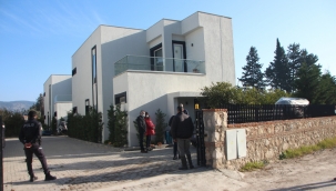 Eski manken evinde ölü bulundu