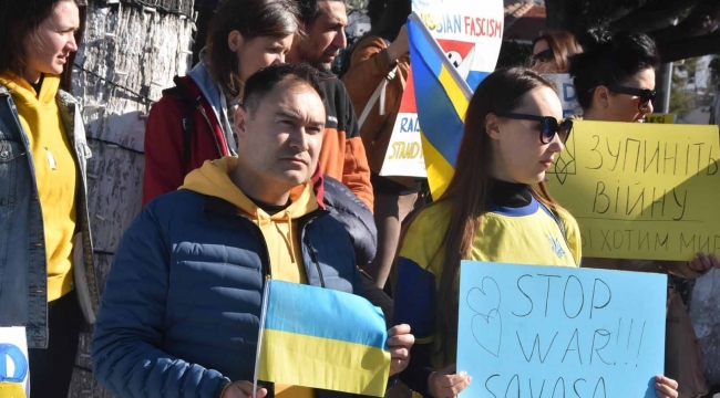 Marmaris ve Bodrum'da yaşayan Ukraynalılardan "Savaşa hayır" haykırışı 