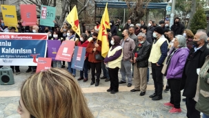 Zorunlu din dersleri kaldırılsın