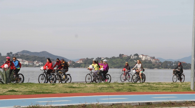 Fethiye'de pedallar 8 Mart Dünya Kadınlar Günü için çevrildi 