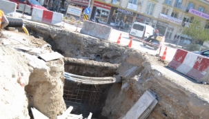 Yol çalışmaları hız kesmeden devam ediyor