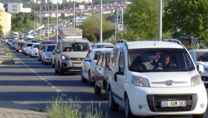 Tatilcilerin dönüş kuyruğu