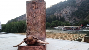 Dalyan'da Kaptan June anısına heykel yapıldı