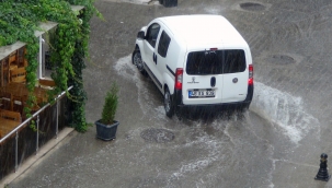 Muğla'da fırtına ve sağanak hayatı olumsuz etkiledi