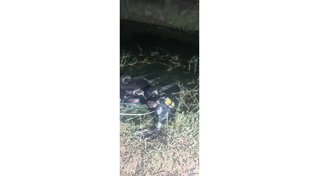 Su kanalına düşen otomobildeki 2 kişi hayatını kaybetti 