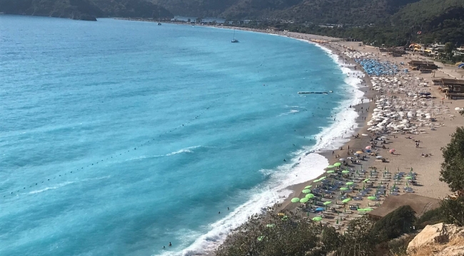 Fethiye'de denizin rengi turkuaza döndü 