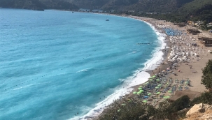 Fethiye’de denizin rengi turkuaza döndü