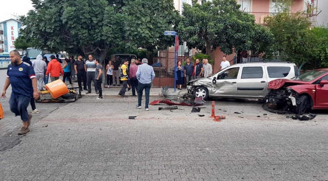 Feci kazada 2 kişi yaralanırken kaza anları ise anbean kaydedildi