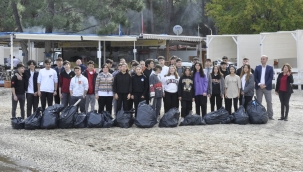Fethiye' de deniz dibi temizliği yapıldı