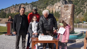 Kaptan June’un 100’üncü yaş günü pastası kesildi