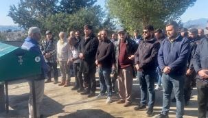 Depremde hayatını kaybeden anne ve oğlu Fethiye’de toprağa verildi