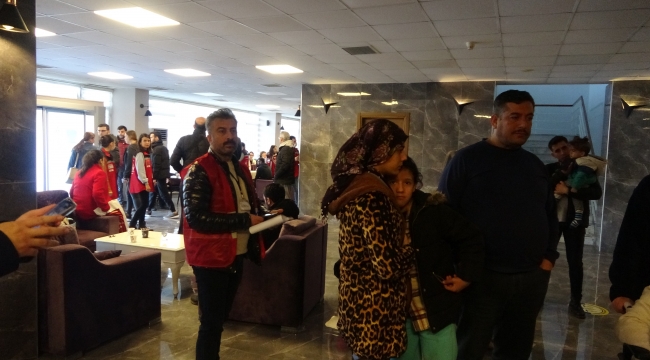 Depremzedeler Marmaris'te otellerde ağırlanıyor 