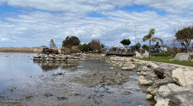 Fethiye’de deniz 10 metre çekildi