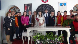 Deprem acılarını unutup, mutluluğa evet dediler