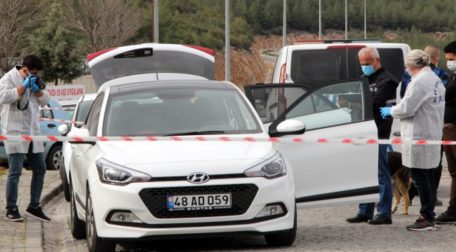 Hastane acil servisi otoparkında araç içinde başında poşetle ölü bulundu