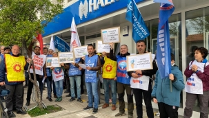Köyceğiz'de Eğitimciler Banka Önünde Basın Açıklaması Yaptı.