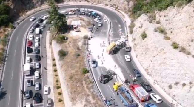 Karayolu tek şeritten trafiğe açıldı