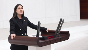 Muğla Milletvekili Gizem Özcan, Emine öğretmene sahip çıktı