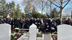 Almanya'daki ırkçı terör saldırısında hayatını kaybedenler için anma töreni