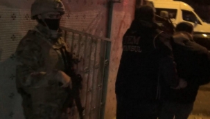DEM Parti Esenyurt İlçe binasına operasyon: 2 kişi yakalandı