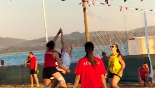 Köyceğiz'de Plaj Hentbolu Turnuvasında 14 Takım Mücadele Etti