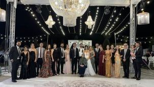 Gizem ve Mustafa muhteşem bir düğün ile dünya evine girdi.
