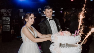 Görkemli düğünle dünya evine girdiler