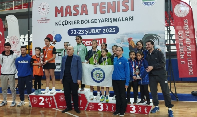Büyükşehir Masa Tenisi Takımı 57 Takım Arasında Üçüncü Oldu
