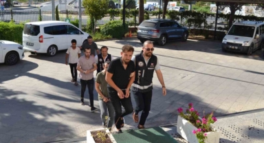 Emekli öğretmen dolandırıcılara kandı: 3 ev, 3 bahçe sattı