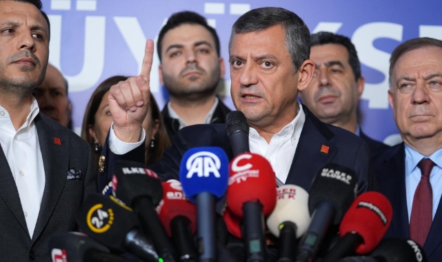 Özgür Özel duyurdu: CHP olağanüstü kurultaya gidiyor