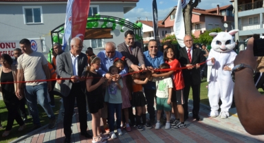 Ortaca'da SARÇET'in katkıları ile yapılan çocuk parkı açıldı.