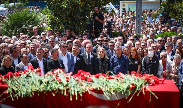 Ferdi Zeyrek'e veda: Gözyaşları sel oldu