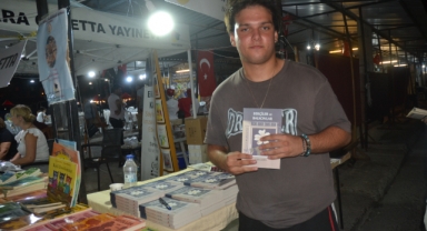 Genç Yazar Okurlarıyla Buluştu