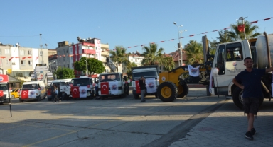 Gökan Zeybek Dalaman Belediyesinin yeni hizmet araç filosunun tanıtım proğramına katıldı. 