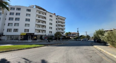 Muğla Ortaca'da kuvvetli rüzgar! Çatı uçtu,