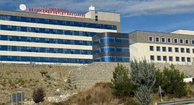 9 öğrenci bulantı, kusma, şiddetli karın ağrısı ve ishal şikâyetleriyle hastaneye başvurdu.