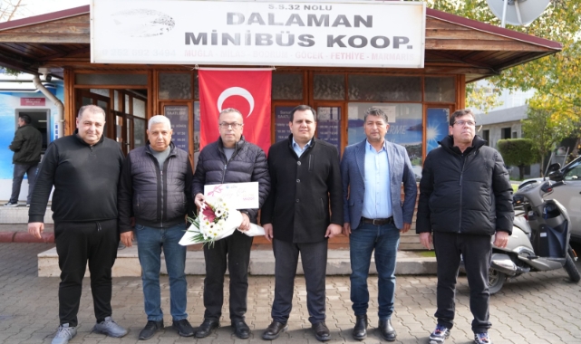BAŞKAN DURMUŞ’TAN DUYARLI ŞOFÖRE HEDİYE ÇEKİ