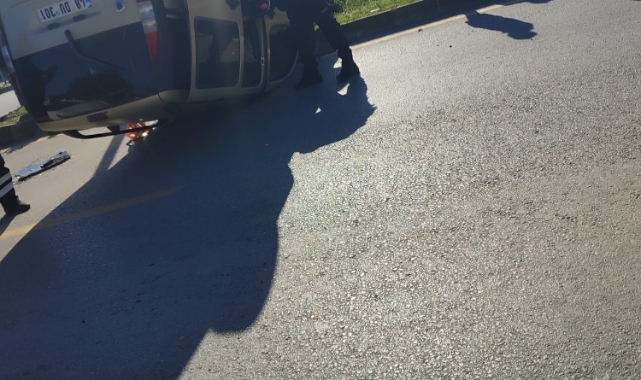 Takla atan araçta hafif yaralı kurtuldu. 