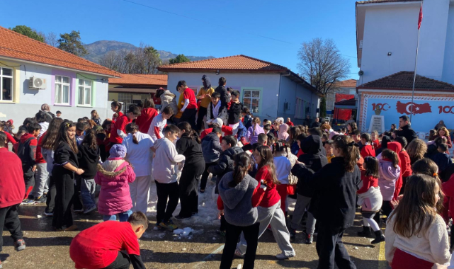  Öğrencilere kar sürprizi 