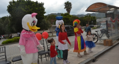 Ortaca’da Esnaflardan 23 Nisan’da Anlamlı Jest 