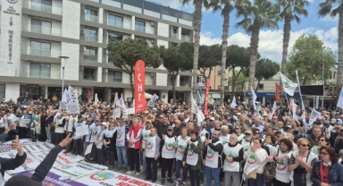 'Sefalete Zulmüne Son' diyen emekliler Dikili de meydanda buluştu 