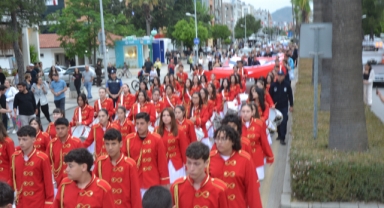 Dans Festivali renkli görüntülere sahne oldu 