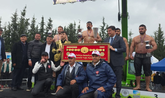 Fethiye'de yağlı güreş heyecanı 