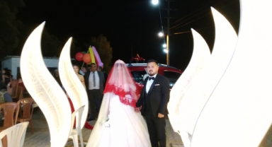 Melisa Ve Burak Görkemli düğün ile dünya evine girdi. 