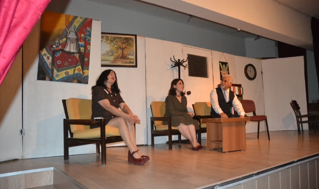 Nazım Hikmet’in Eseri “Şöhret veya Unutulan Adam” tiyatro oyunu ayakta alkışlandı 