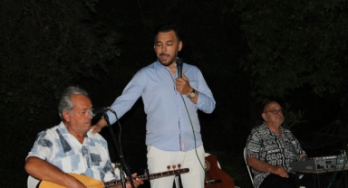 Cumhuriyet mahallesi Kültür derneği katkıları ile Kanser Hastası İçin Destek Konser düzenledi. 